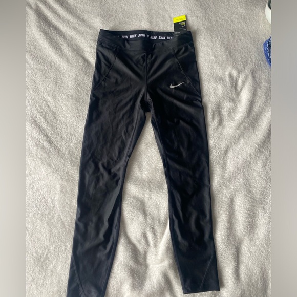 Nike Dry Fit Leggings - Picture 3 of 11